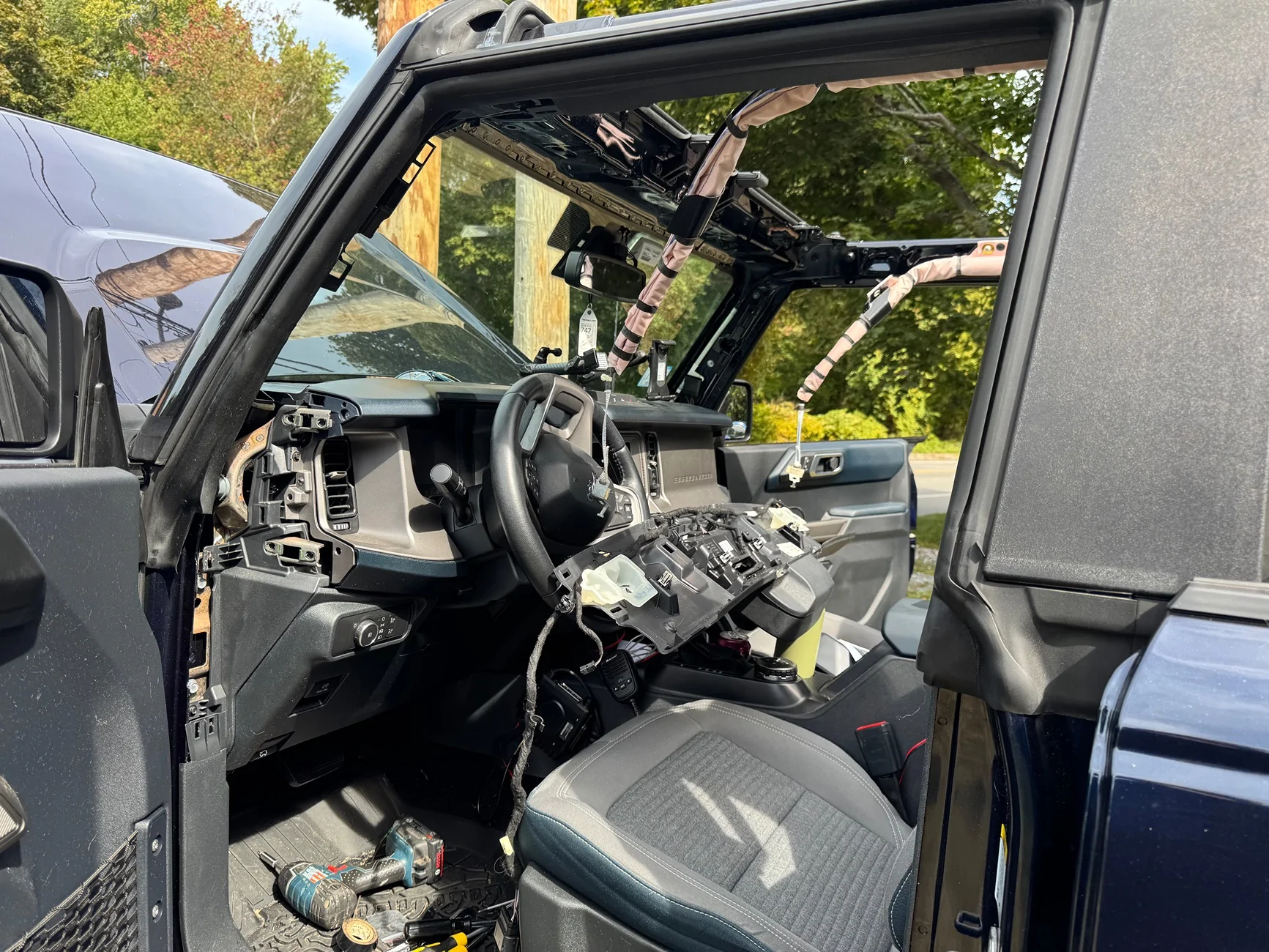 Ford Bronco Hanspilot AUX switches IMG_2113