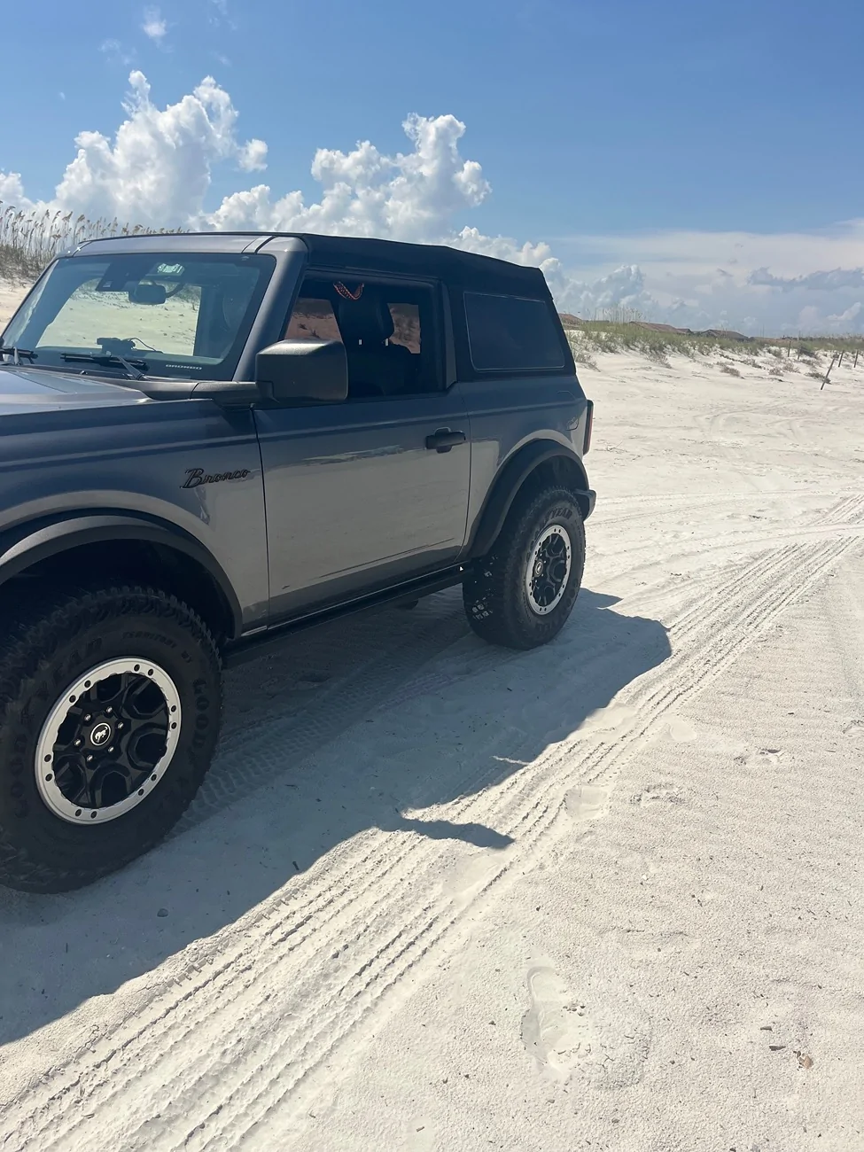Ford Bronco CARBONIZED GRAY Bronco Club IMG_3162