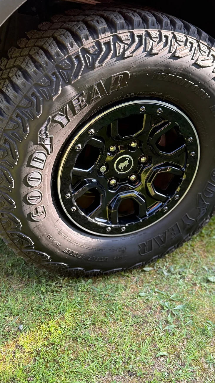 Ford Bronco DIY - Paint matched accent for bead lock trim rings IMG_2302