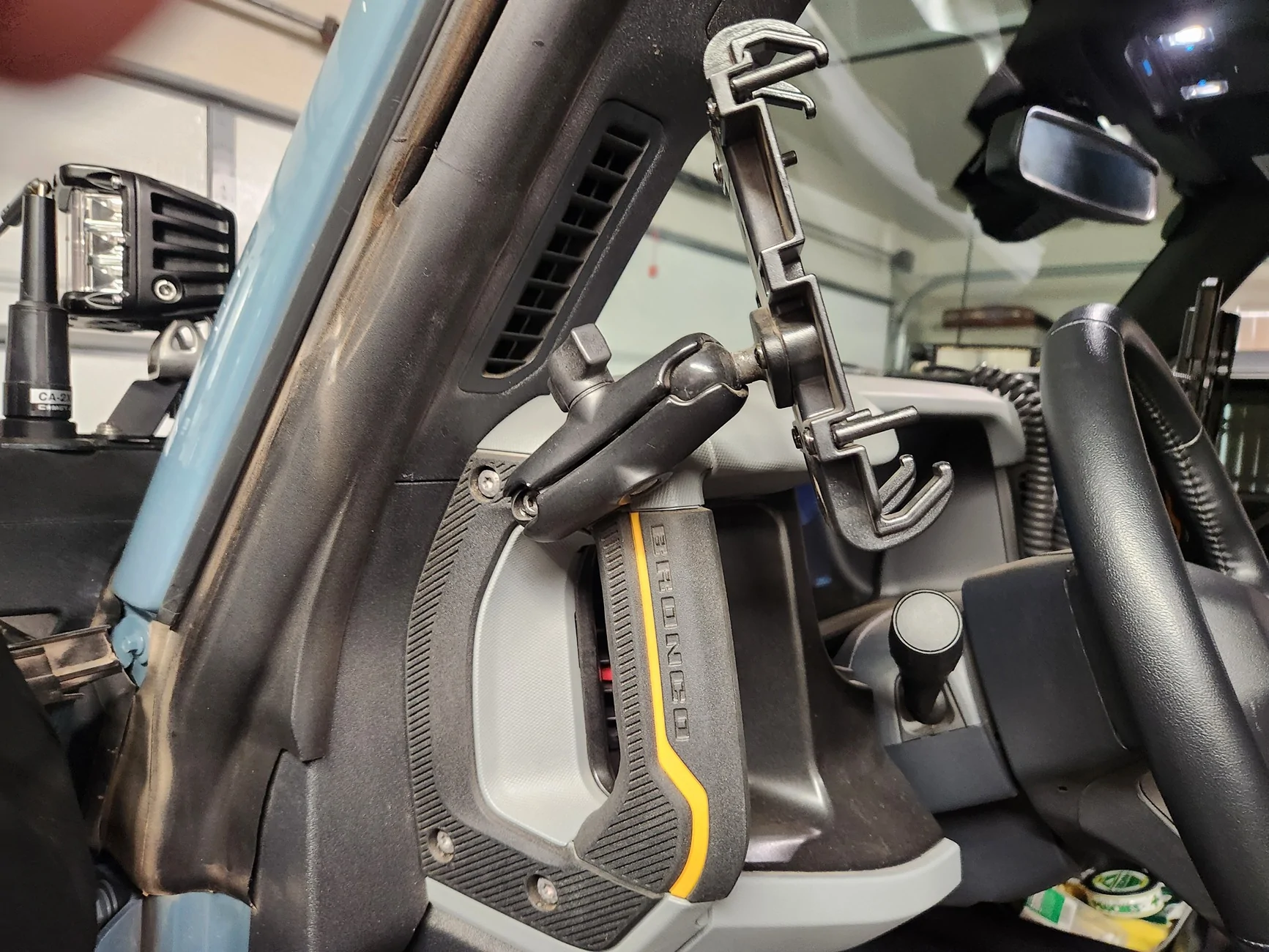 Ford Bronco Phone Mount for Passenger? 20250929_071809