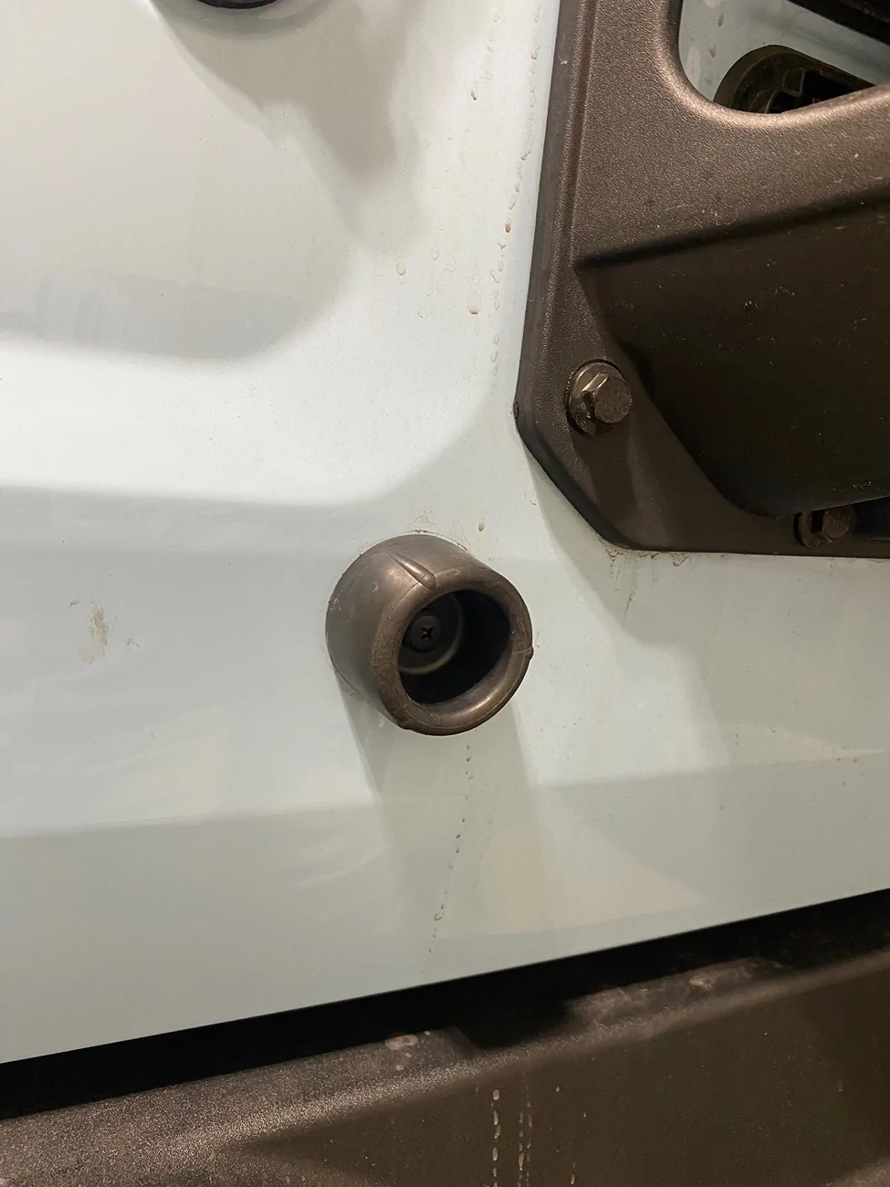 Ford Bronco Tailgate Rattle / Tick Issue Fix -- TSB 23-2163 IMG_3391