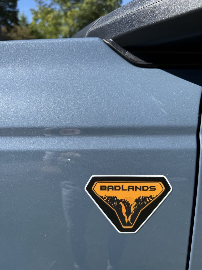 Ford Bronco AZURE GRAY METALLIC Bronco Club badlands
