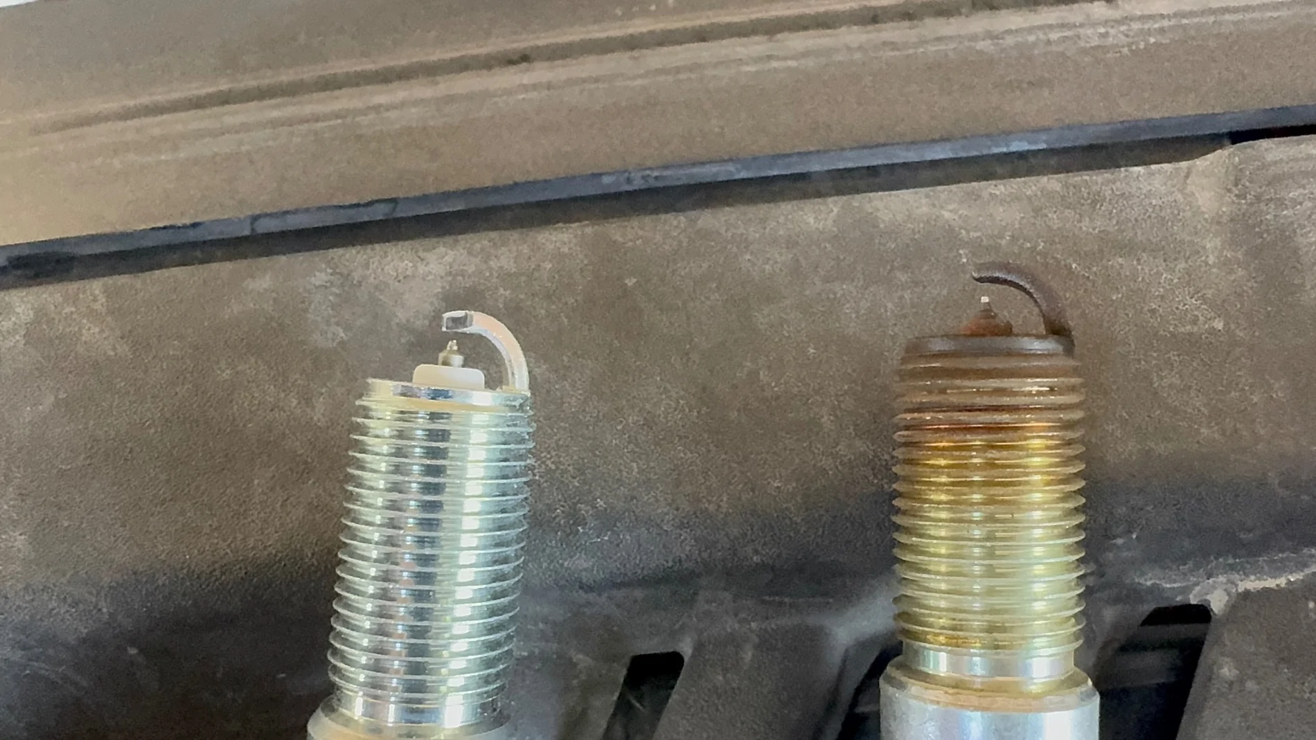 Ford Bronco Changing those 2.7 Ecoboost spark plugs IMG_1723
