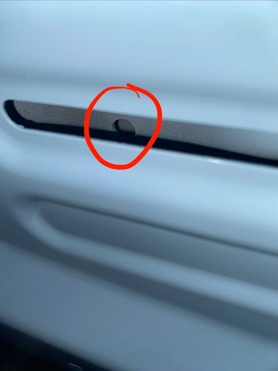 Ford Bronco Tailgate Rattle / Tick Issue Fix -- TSB 23-2163 IMG_3433