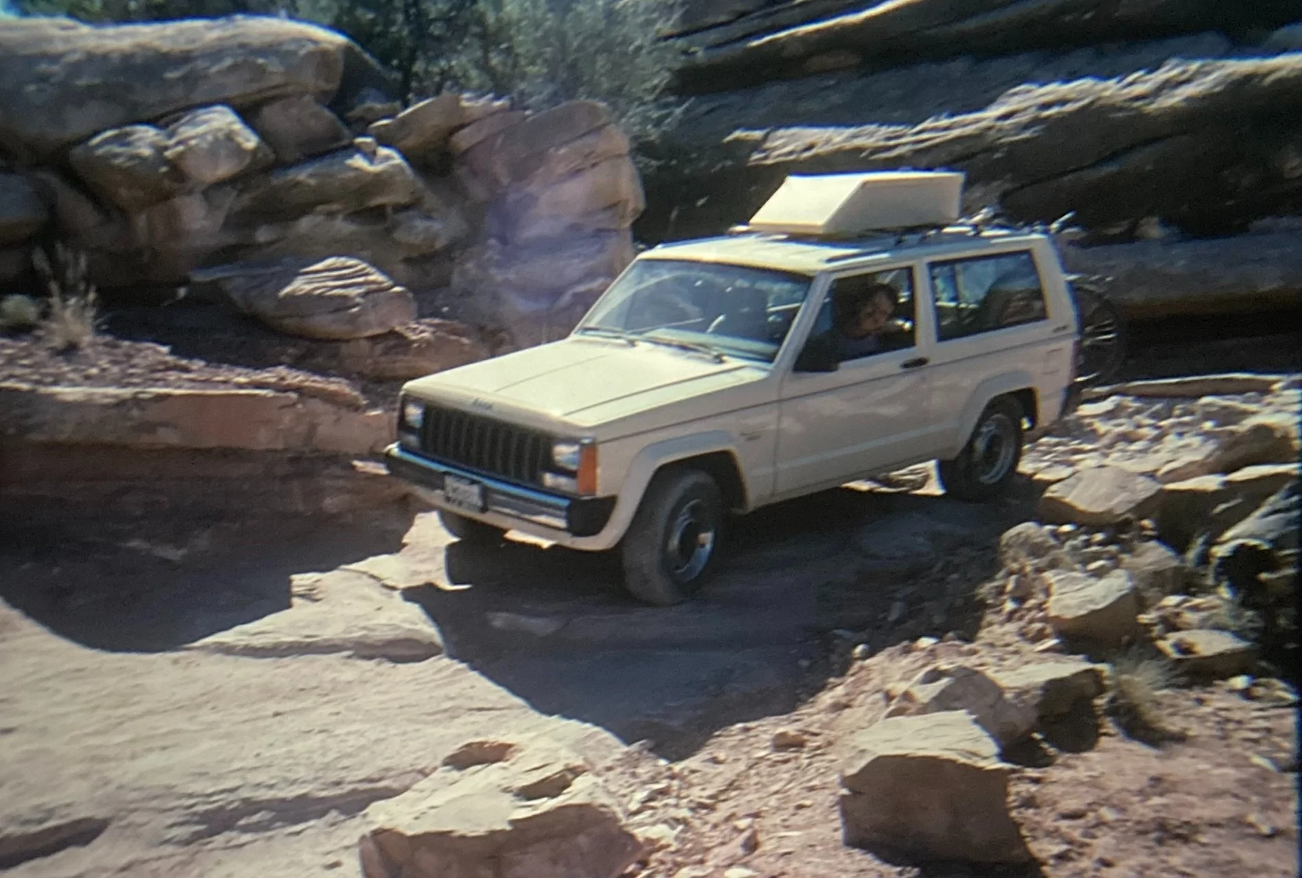 Ford Bronco Tagging another Bronco 1987 Jeep XJ in Moa