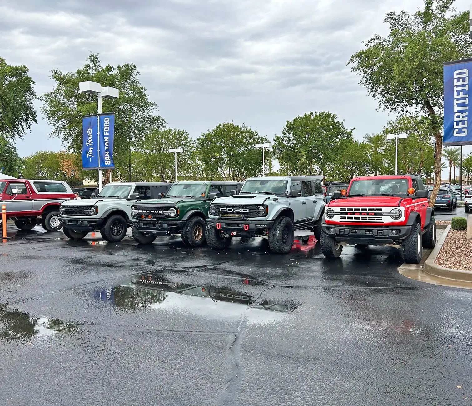 Ford Bronco BRONCTOBERFEST 2025 Photos 755642-86f61ca581f64db20f843c9eadc2428d (1)