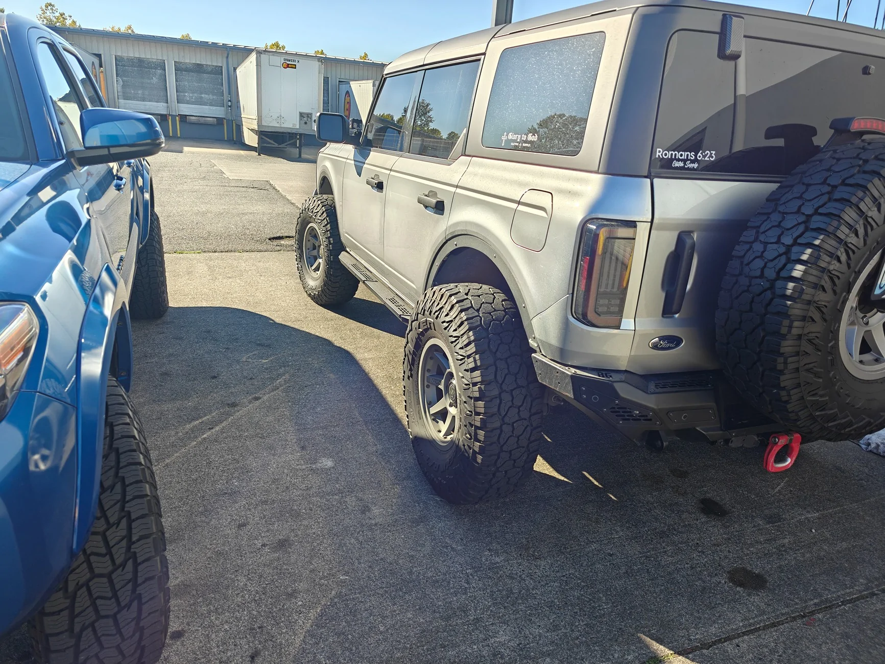 Ford Bronco Tire store shenanigans... 1000000982