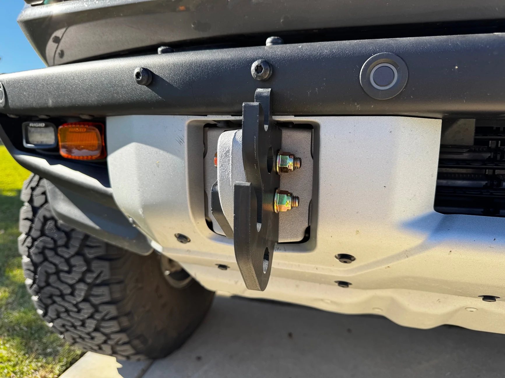 Ford Bronco Maximus-3 removable winch mount saddle installed IMG_1367