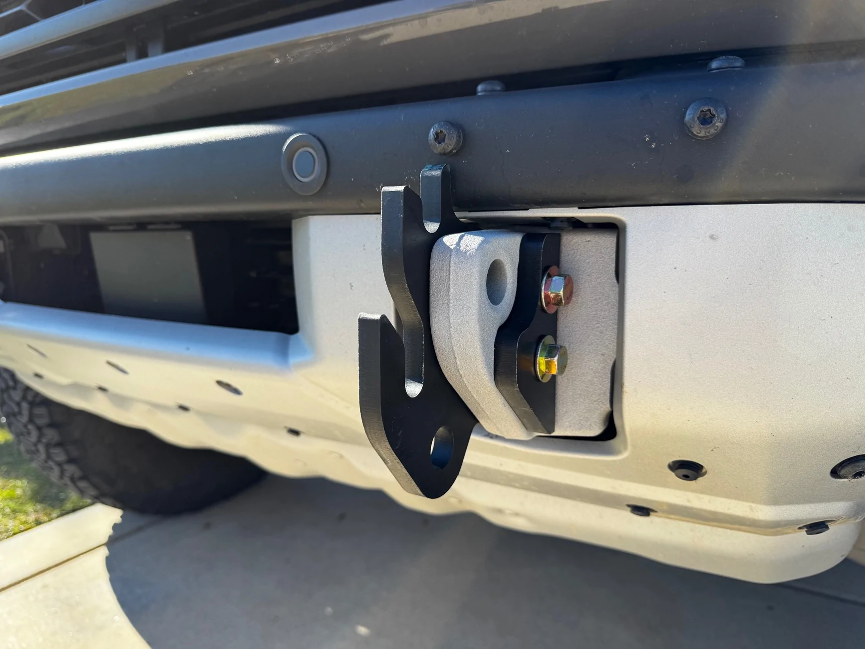 Ford Bronco Maximus-3 removable winch mount saddle installed IMG_1369