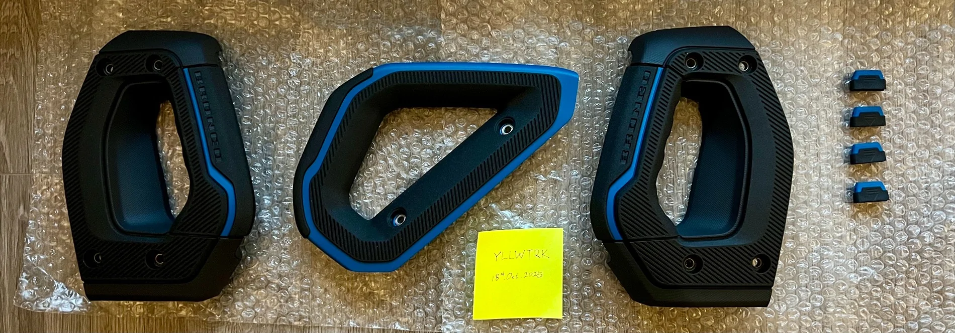 Ford Bronco Blue interior accent - grab handle & vent clips IMG_3025