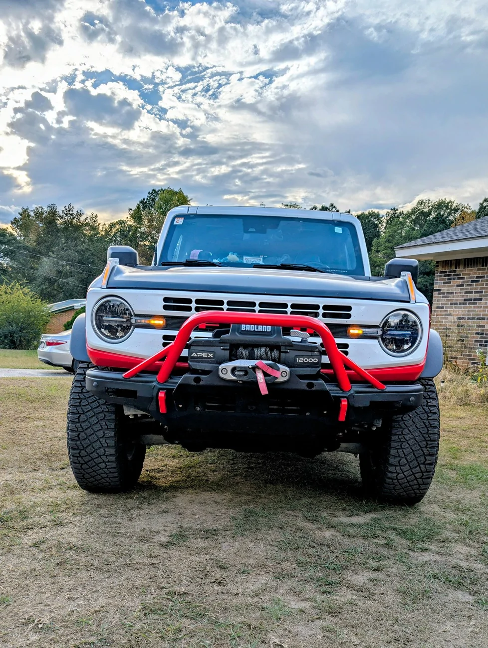 Ford Bronco Pics of your front bumper and winch set up PXL_20251017_214551068~3