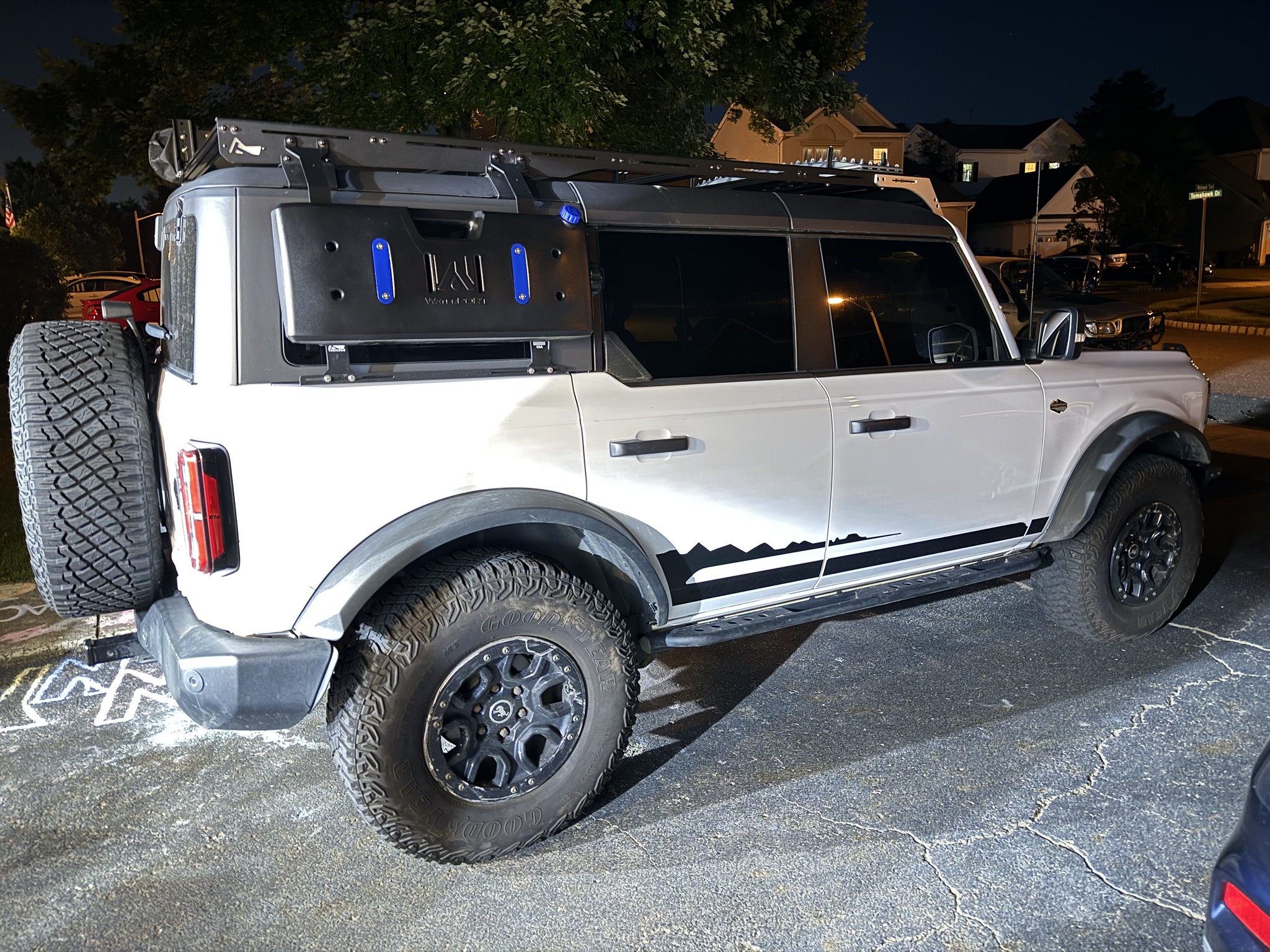 Ford Bronco IM A HORSE - Definitely not a build. 54748492127_b8f3bf7393_k