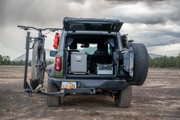 Ford Bronco Idea - hitch mount rack for 3 jerry cans. IMG_5313