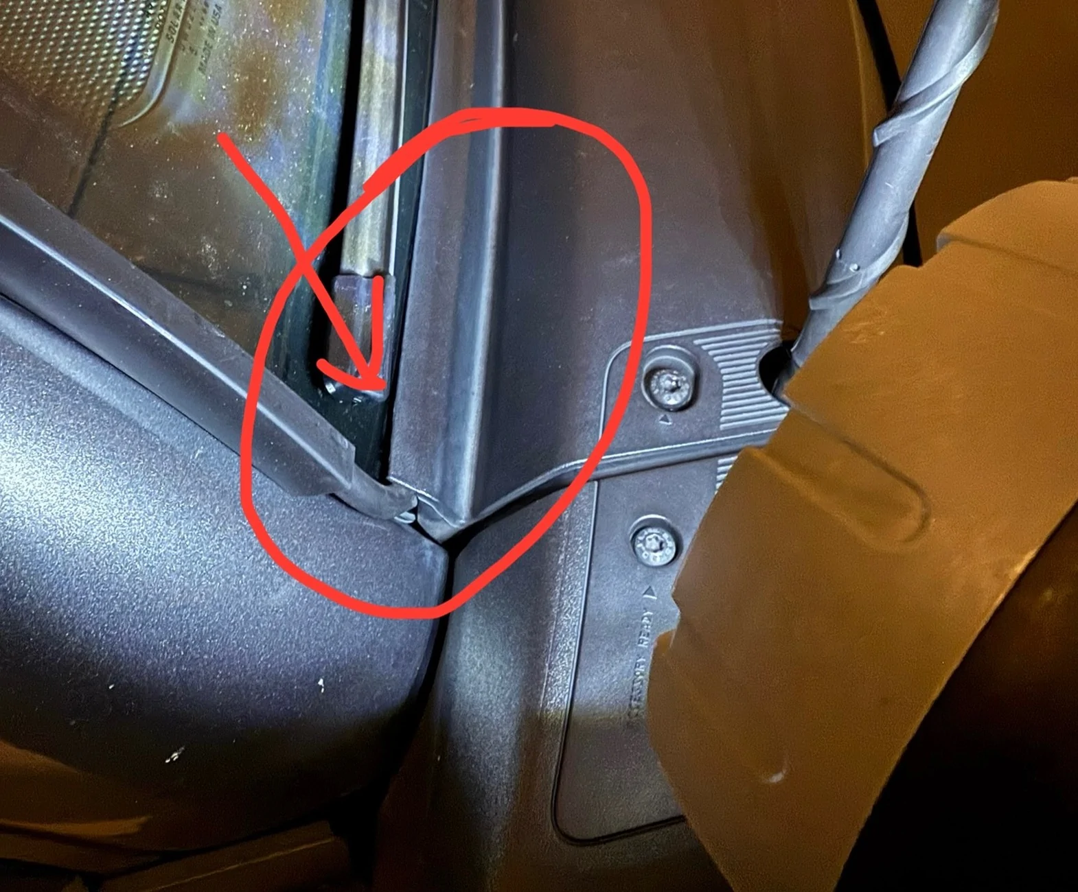 Ford Bronco Heavy rain, light bar wire, window cowl NOTCH?? IMG_5257