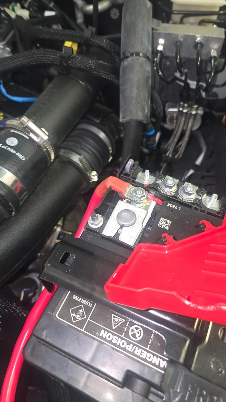 Ford Bronco Powering Winch with AUX + Relay / Isolator 1000069254