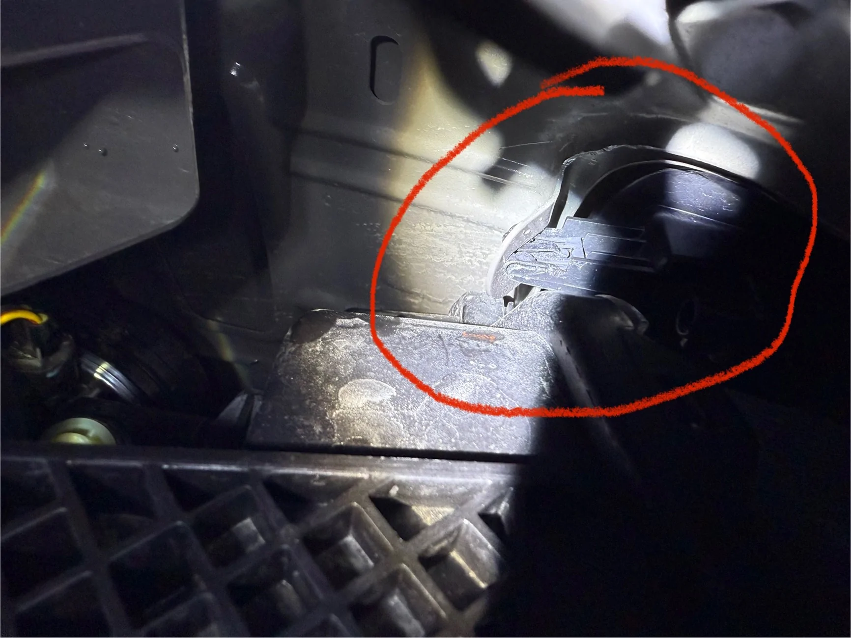 Ford Bronco Issues with installing grille after installing grille lights IMG_2305