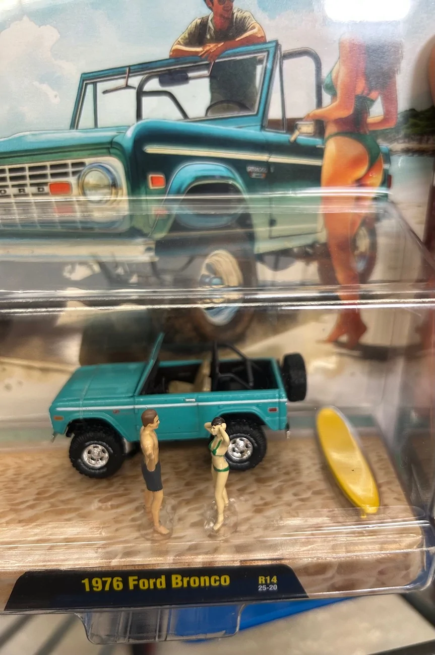 Ford Bronco Diecast slim pickings found one IMG_0878