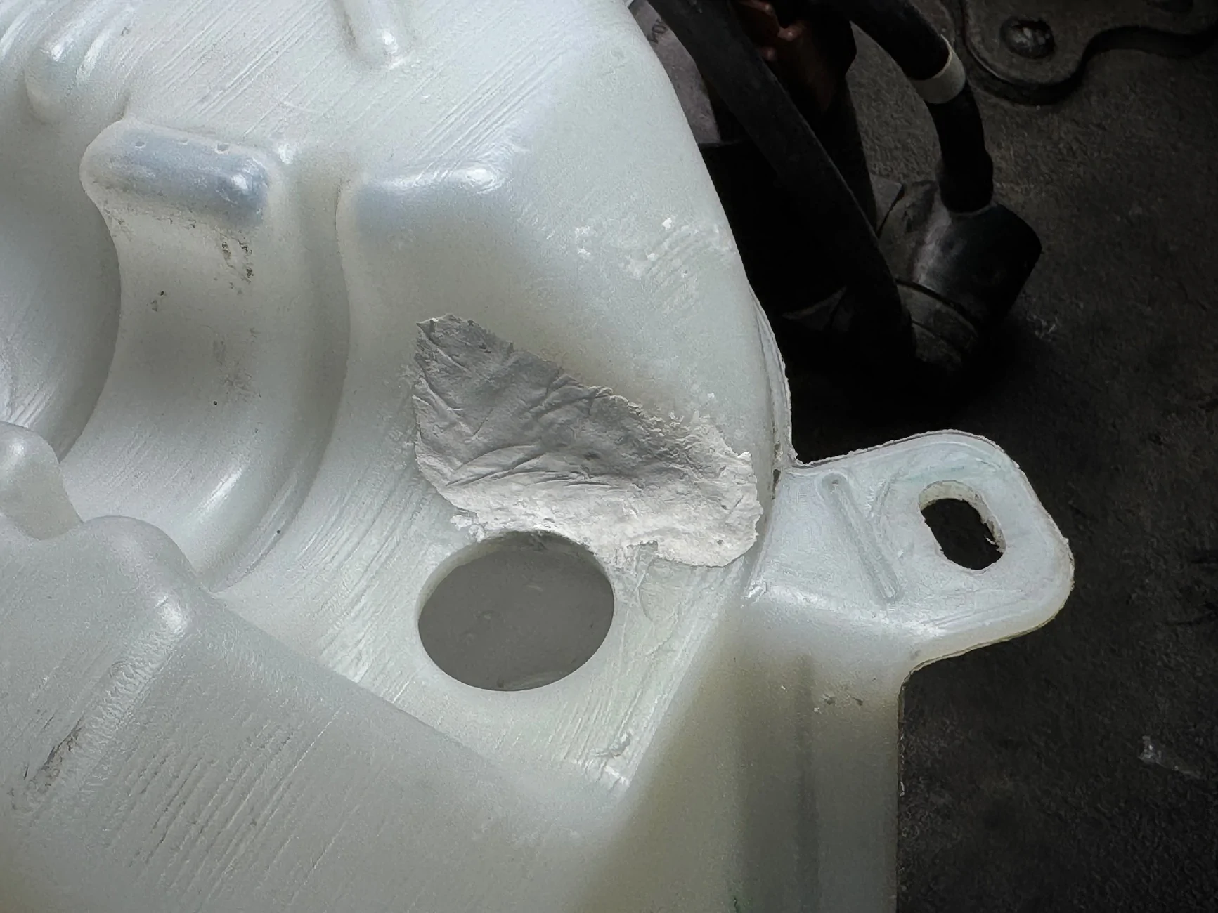 Ford Bronco Windshield washer reservoir leaking - how to replace? IMG_9379