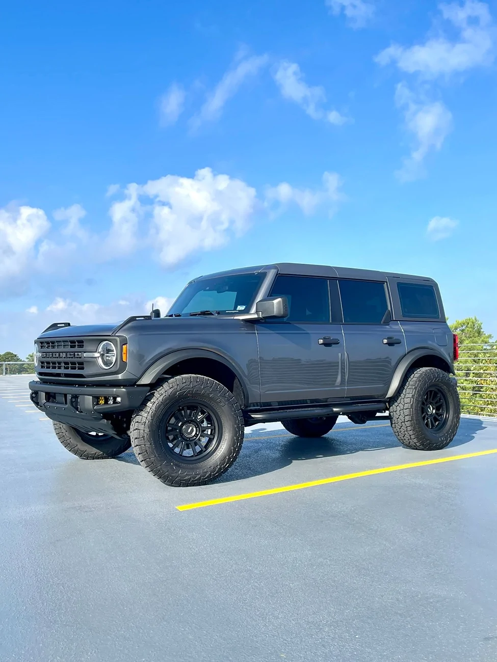 Ford Bronco 2025 Base 4dr 2.3L Build Carbonized Gray IMG_2532