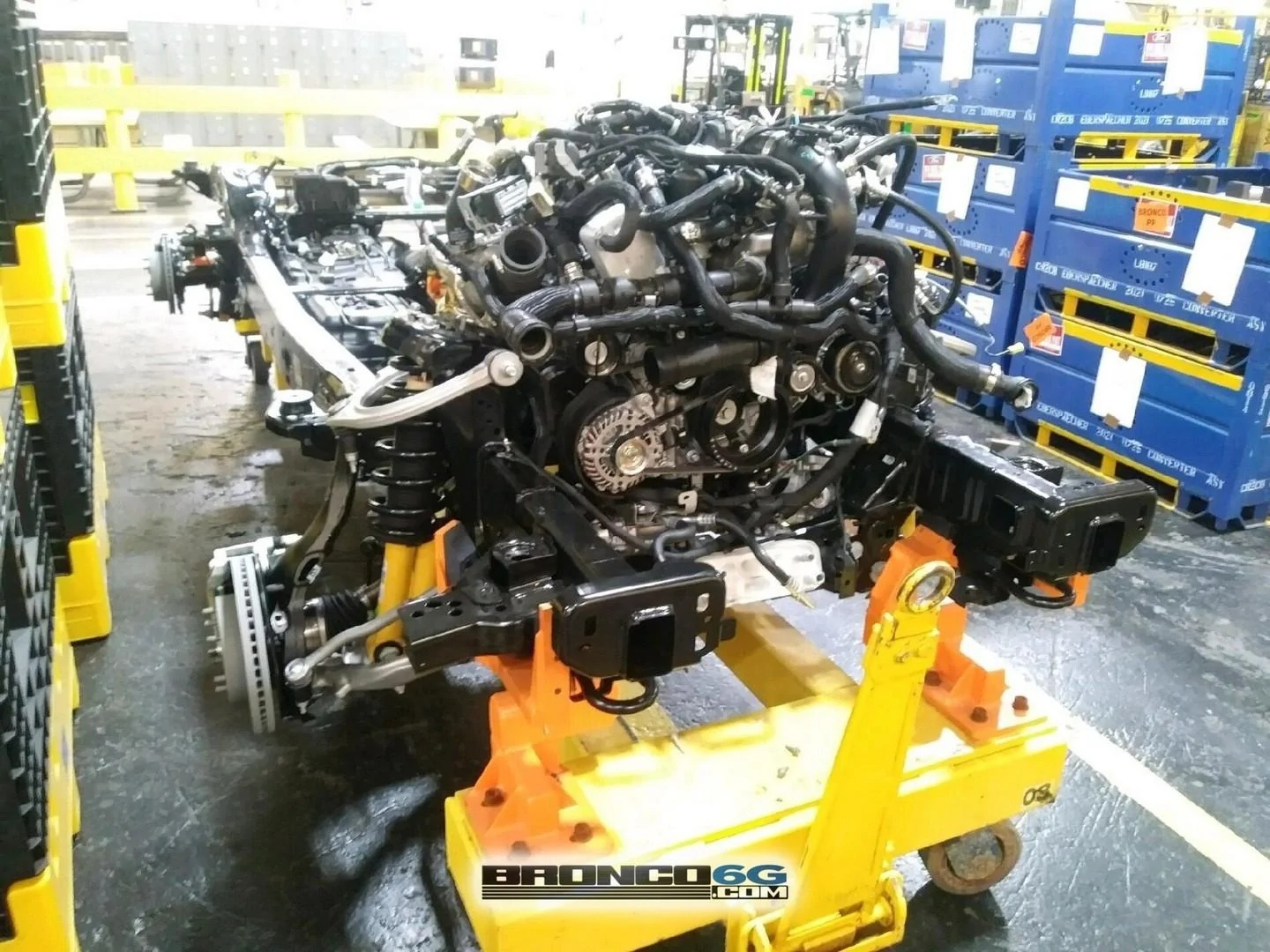 2021-ford-bronco-shows-engine-octopus-in-factory-close-ups-of-chassis-goodies_6.jpg