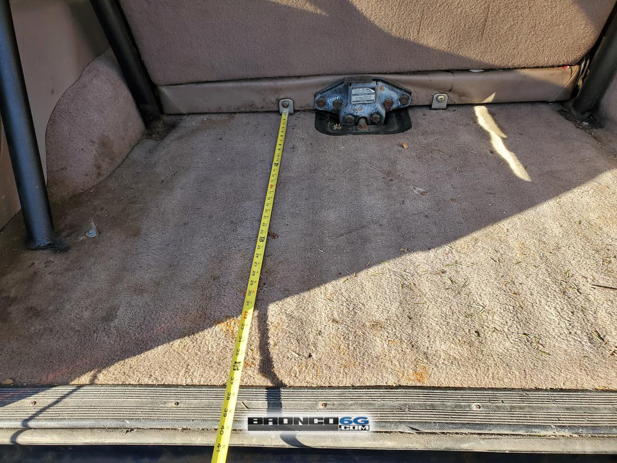 Ford Bronco 1996 Eddie Bauer vs 2021 Bronco Black Diamond 2-Door (with measurements) 2021-Black-Diamond-Bronco-vs-1996-Eddie-Bauer-8