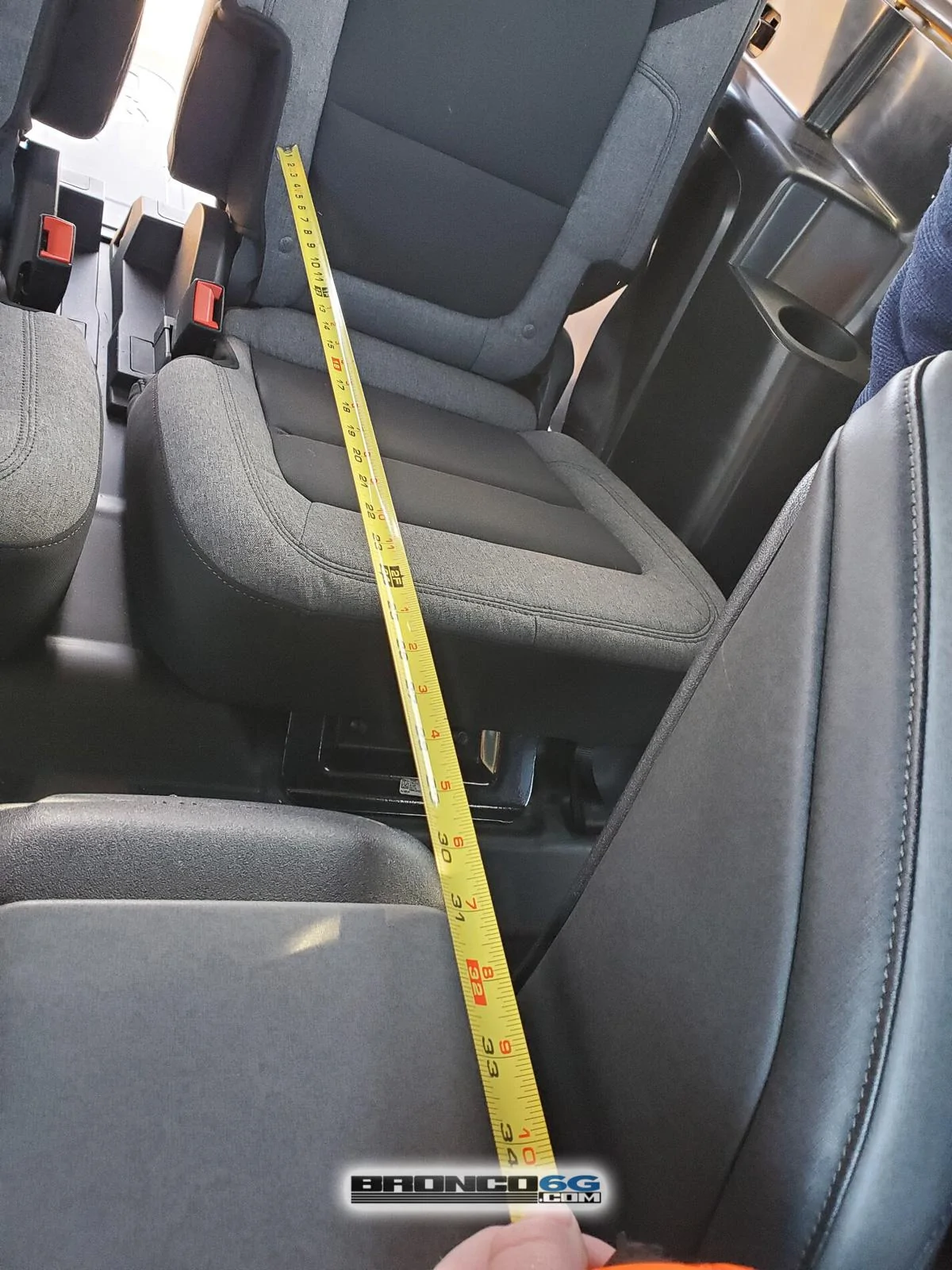 Ford Bronco 1996 Eddie Bauer vs 2021 Bronco Black Diamond 2-Door (with measurements) 1610228228238