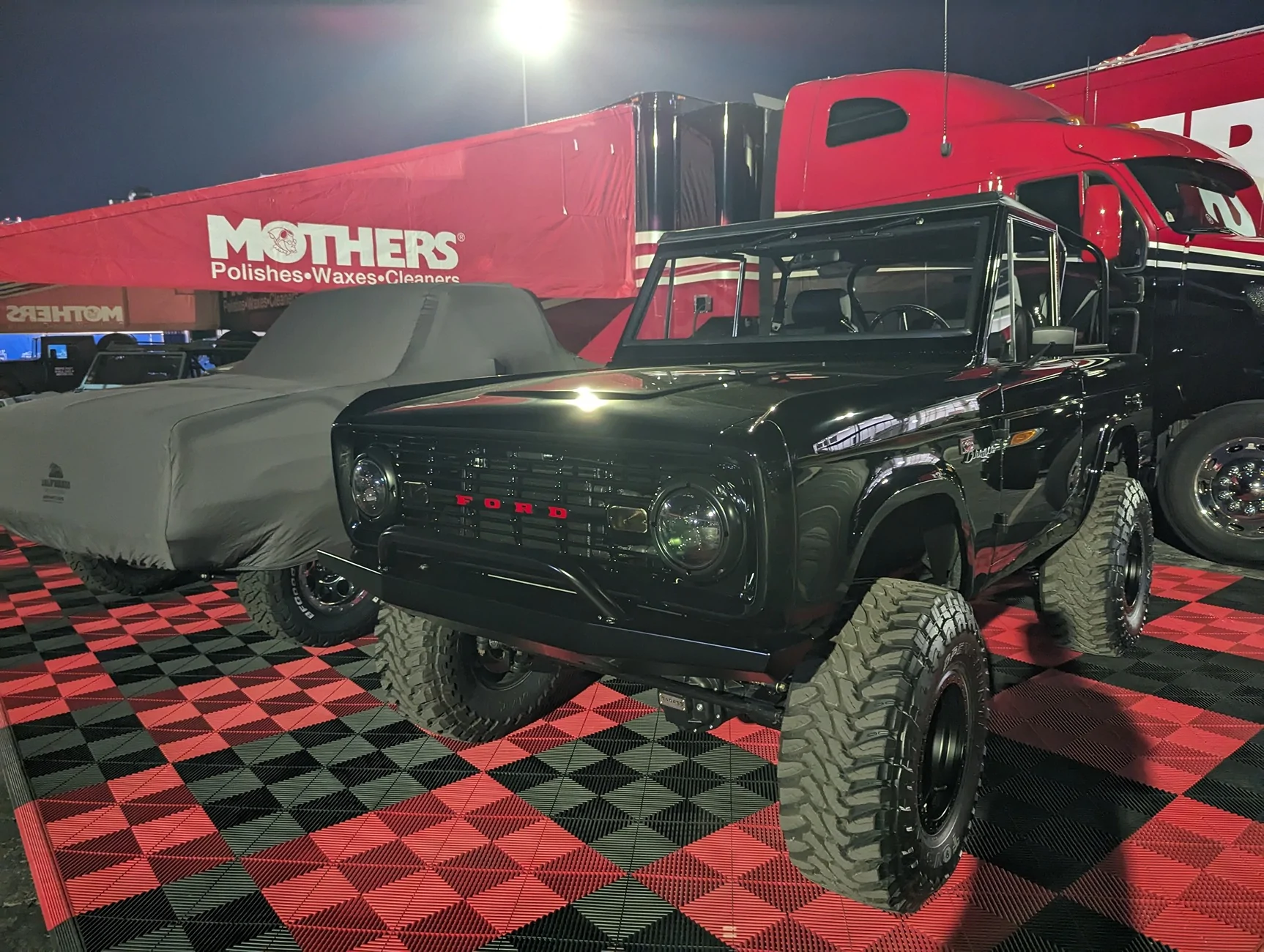 Ford Bronco SEMA 2025 - Who's Attending? PXL_20251103_032455328