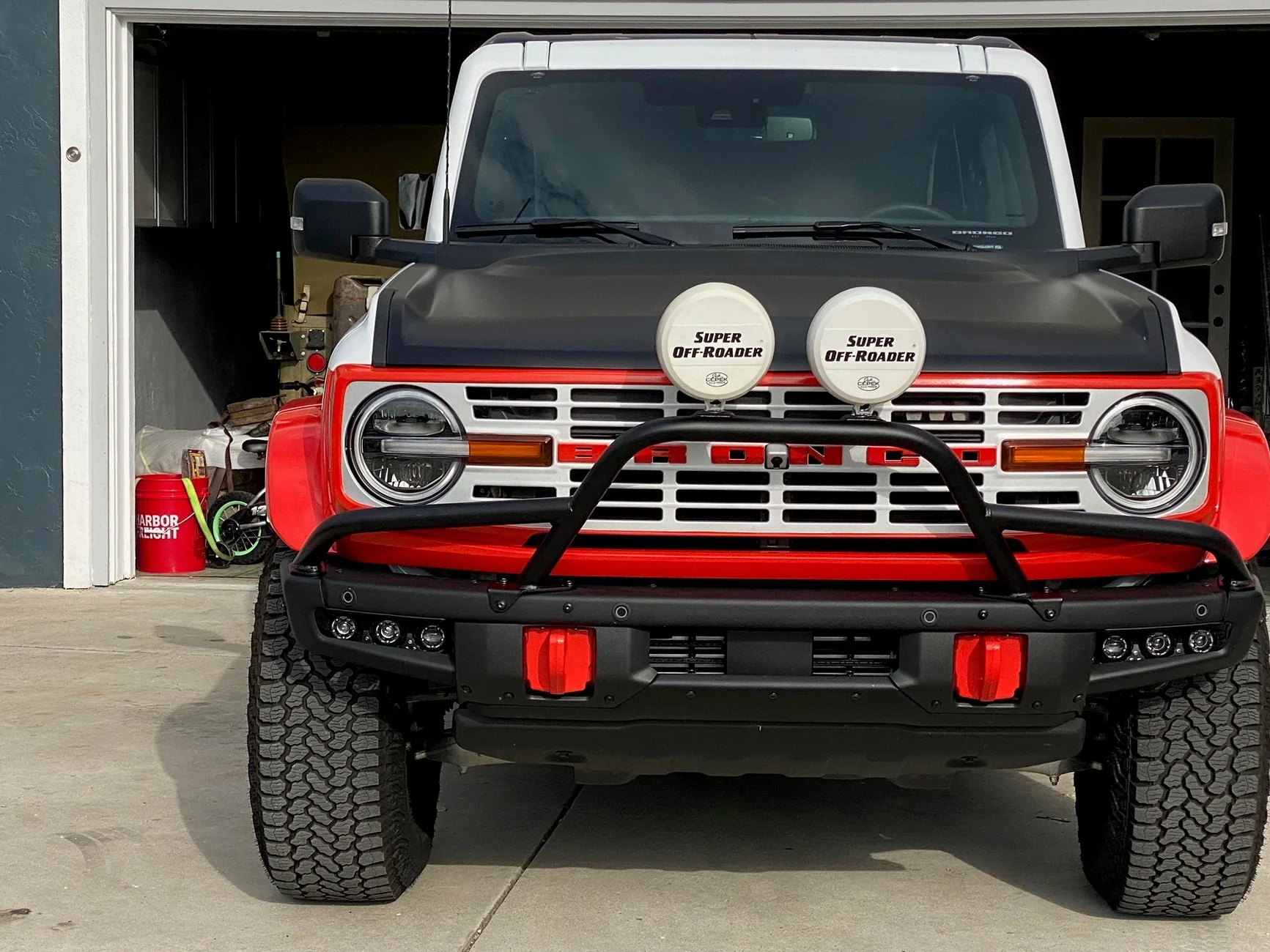 Ford Bronco Goodbye Wildtrak.  Welcome Stroppe 2-Door silver