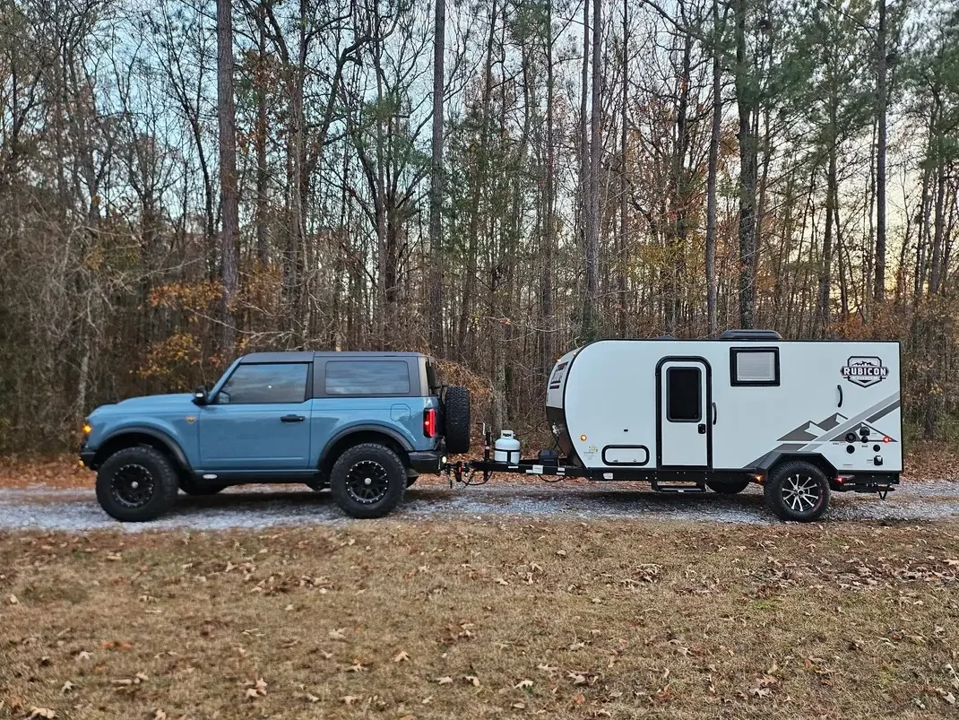 Ford Bronco What Camper are you towing? trailer01