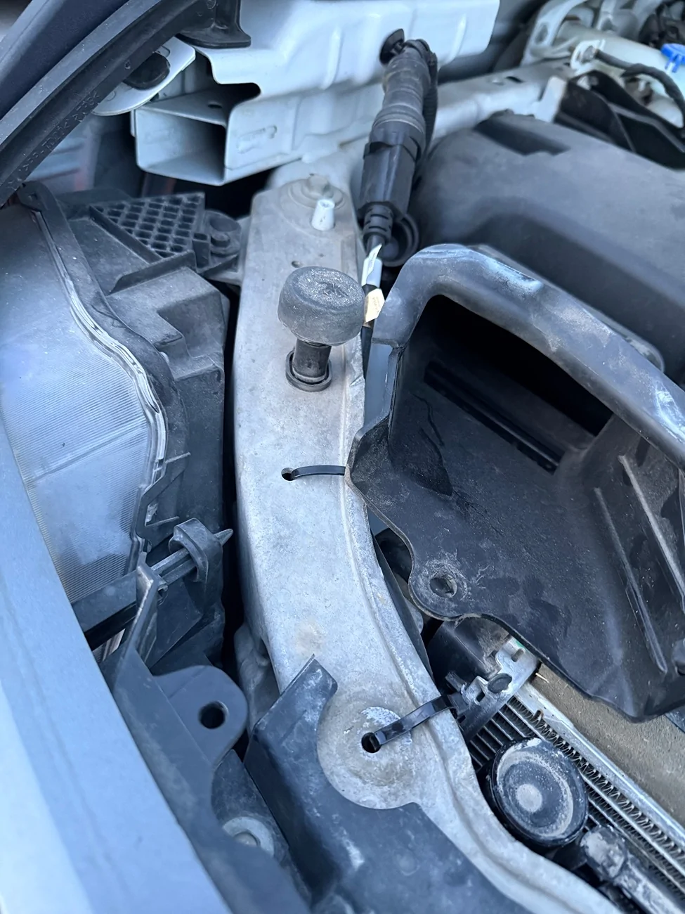 Ford Bronco Block heater plug, terrible location IMG_5539