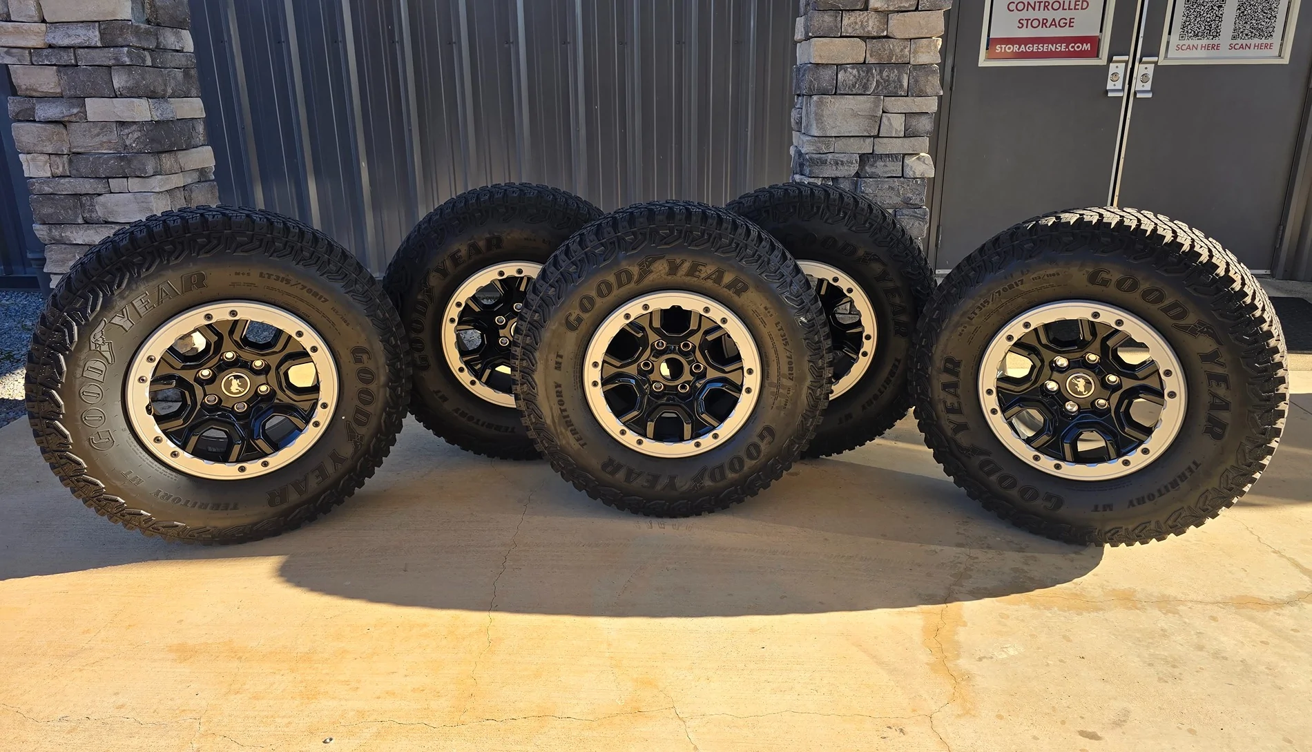 Ford Bronco SAS wheels/Tires with TPMS 1000072468