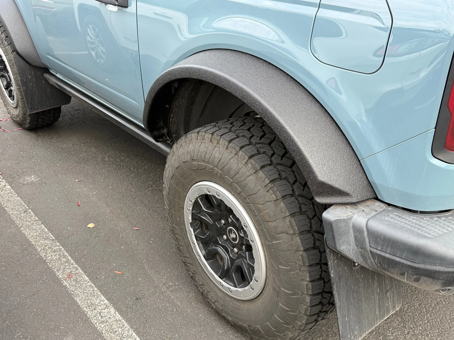 Ford Bronco Bedliner spray on the hard top roof + fender flares? Yes please! IMG_1325