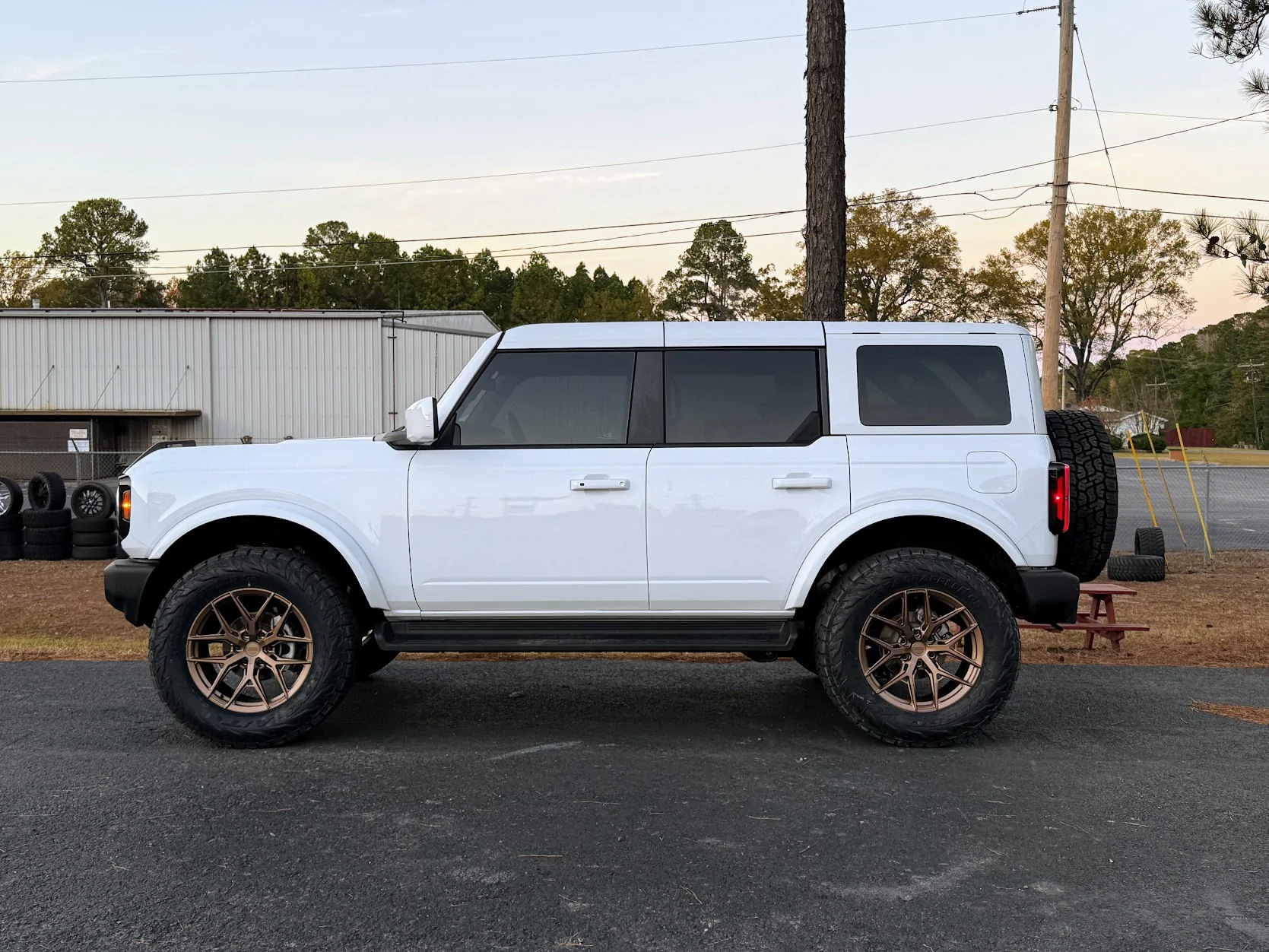 Ford Bronco Show us your installed wheel / tire upgrades here! (Pics) BRONCO W WHEELS