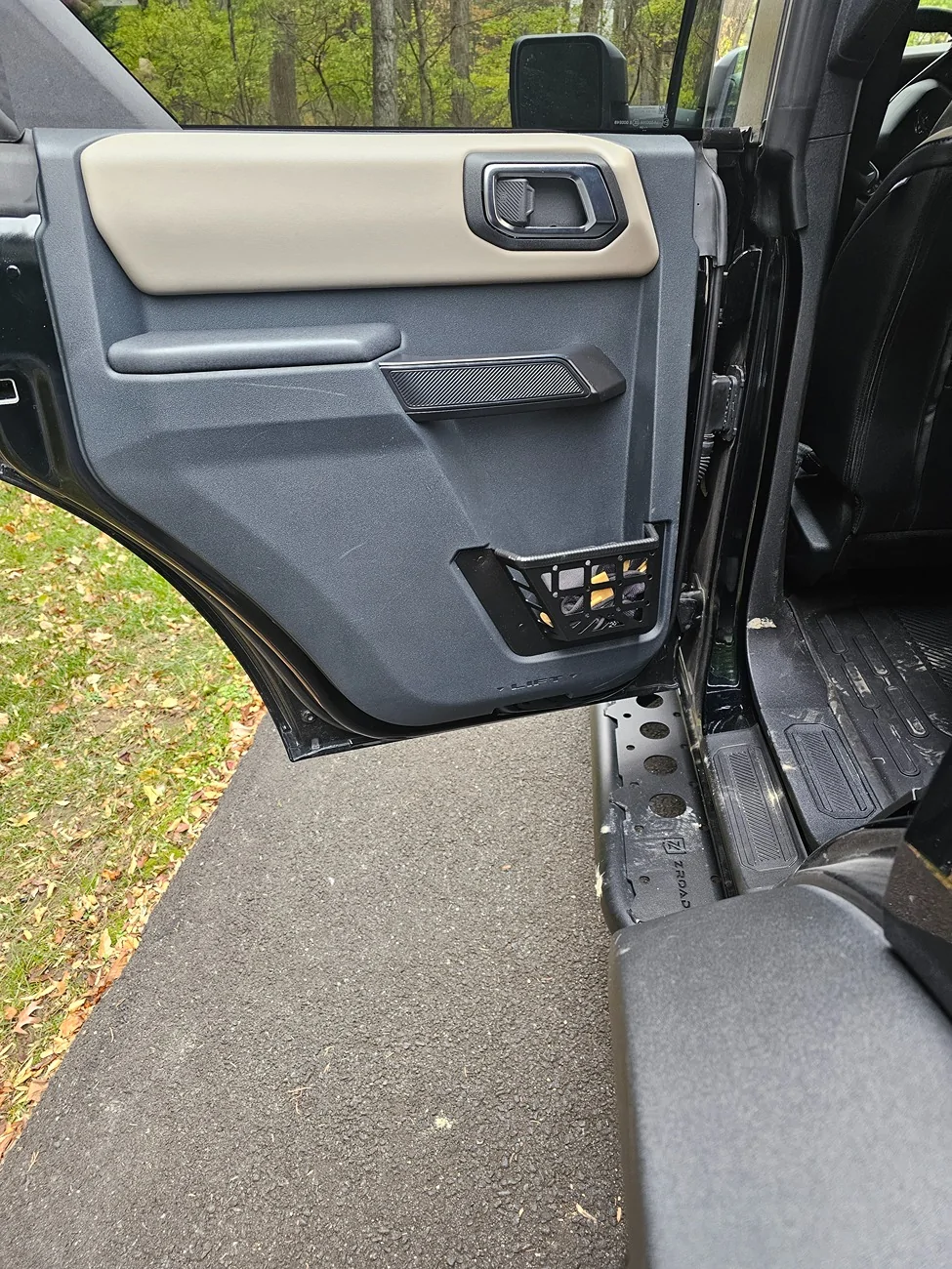Ford Bronco Mountains to Metal Door Pockets installed 1000006391