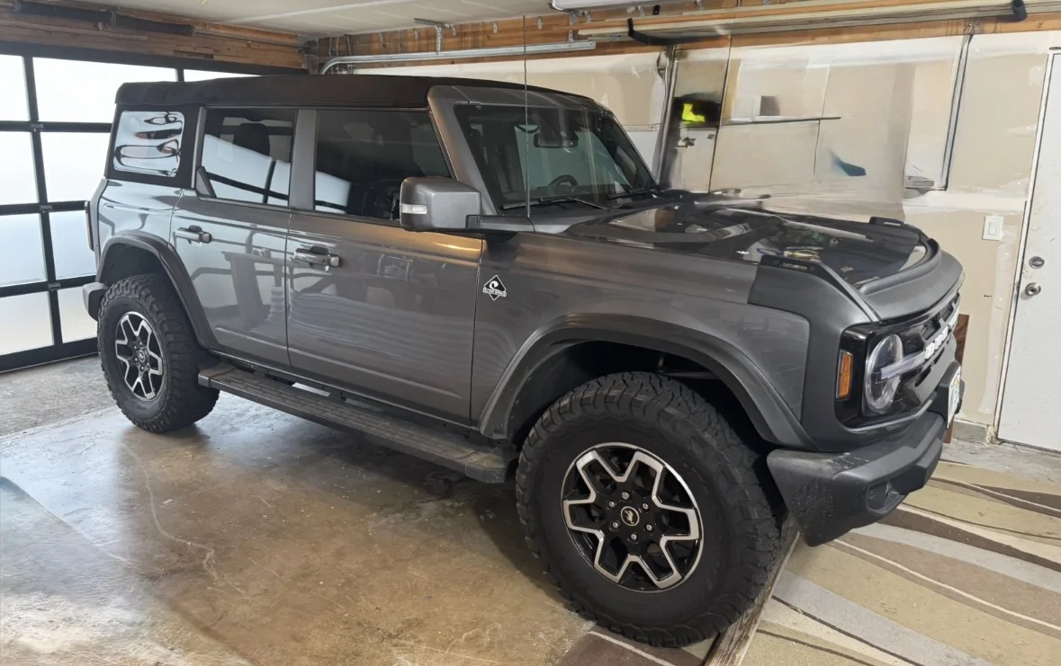 Ford Bronco Bestop painted fender flares installed photos 1763436909938-2c