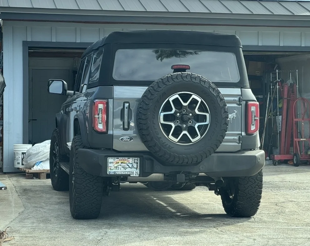 Ford Bronco Bestop painted fender flares installed photos 1763454927020-oa