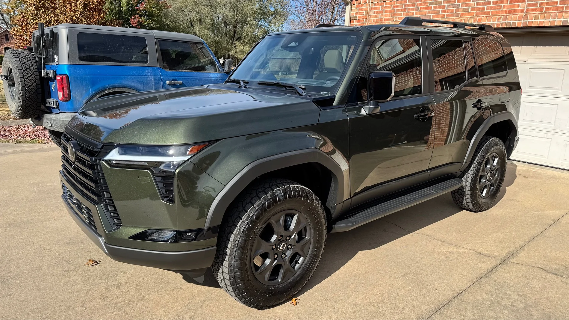 Ford Bronco GX550 Overtrail owners IMG_0747