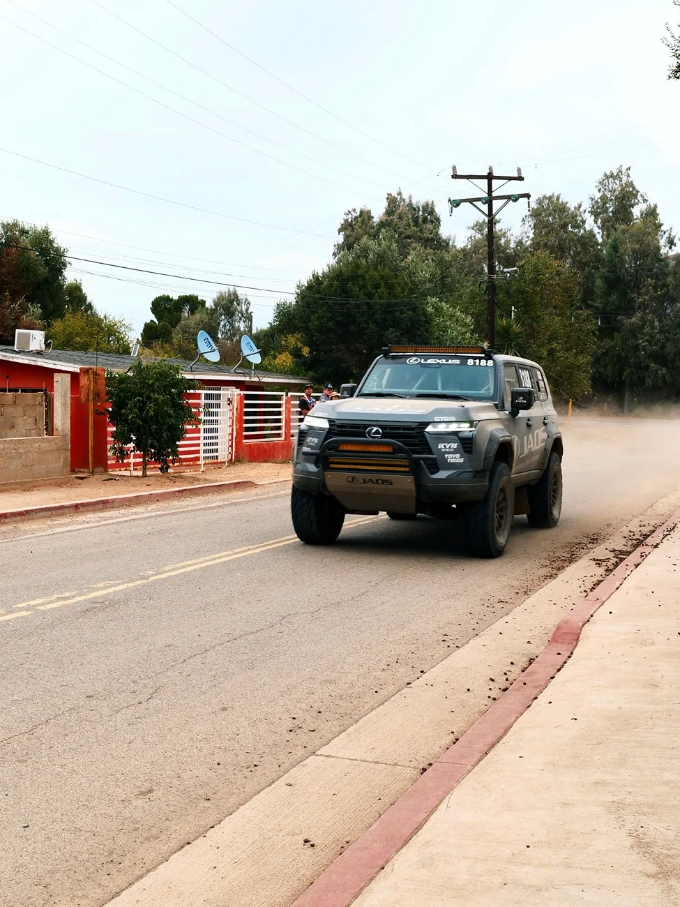 Ford Bronco GX550 Overtrail owners P1000741_la