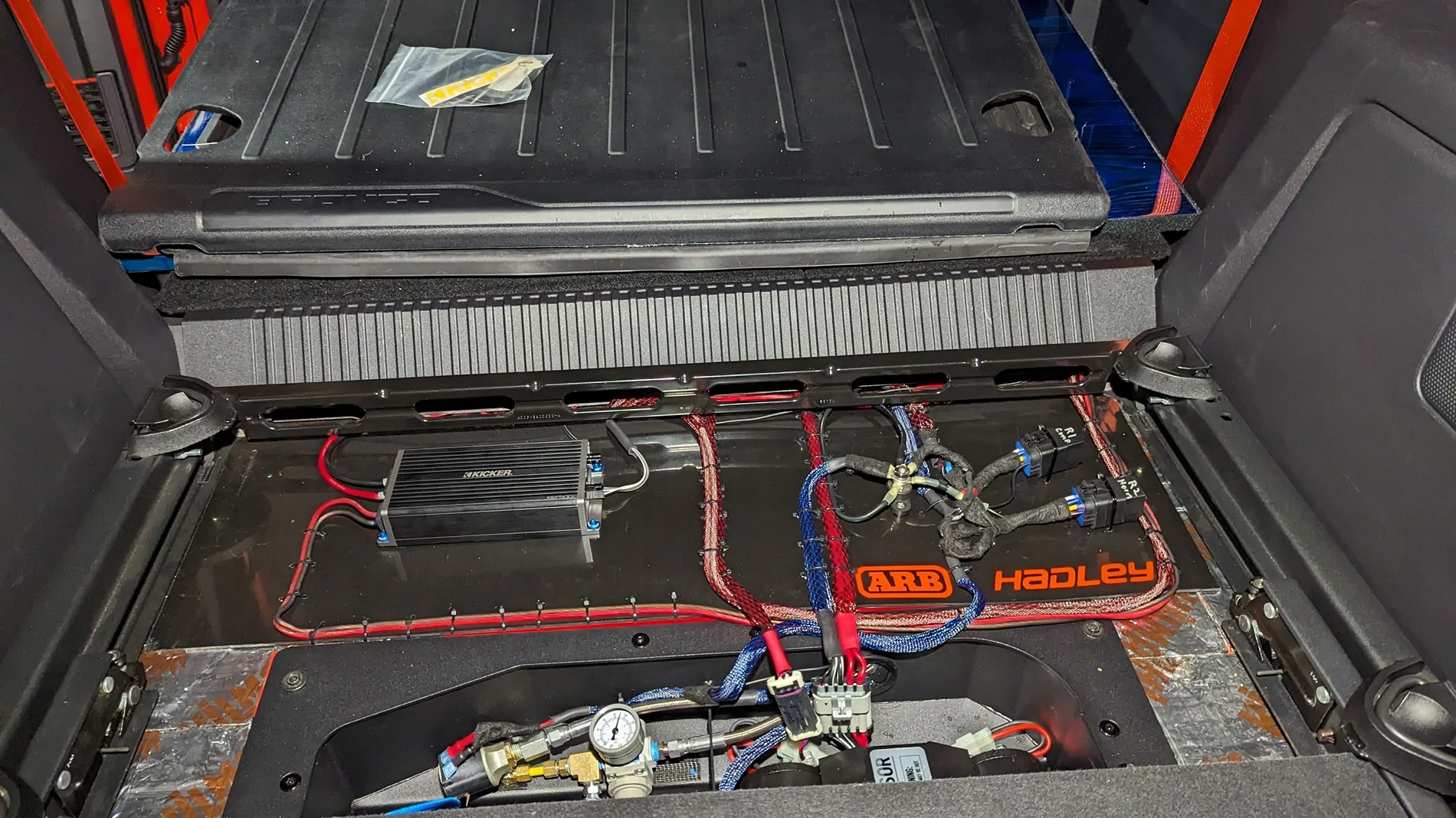 Ford Bronco Overkill onboard air (ARB Twin) install turned out to be a good idea PXL_20240311_010621759