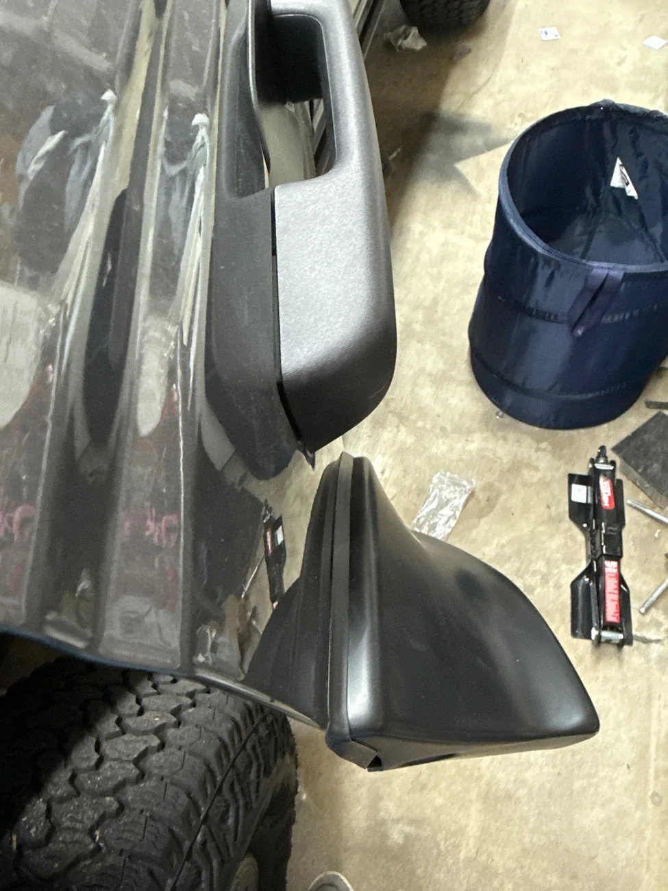 Ford Bronco Rough Country flares imag