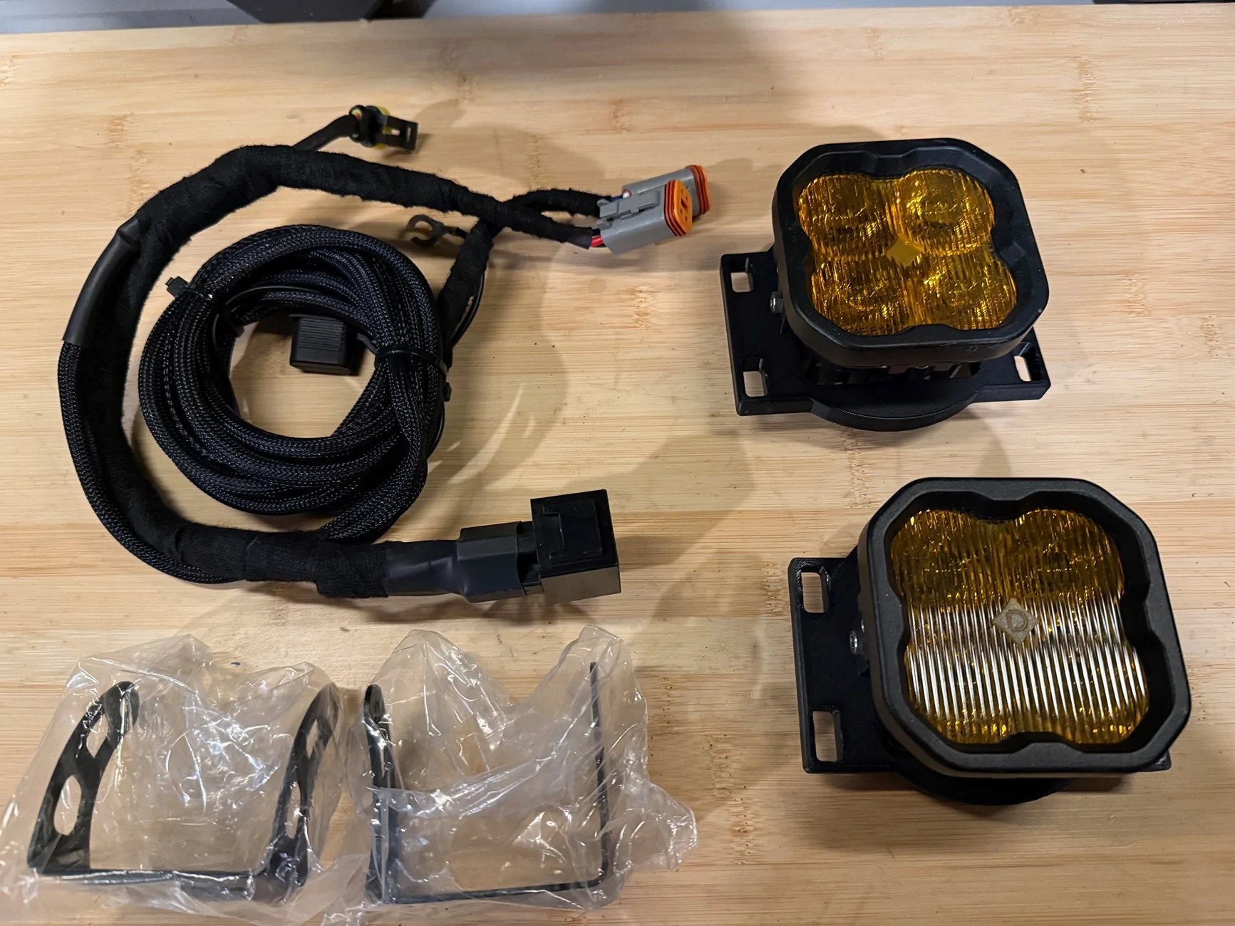 Ford Bronco Diode Dynamics SS3 MAX Yellow SAE Fogs with Capable Bumper Mount SS3 All