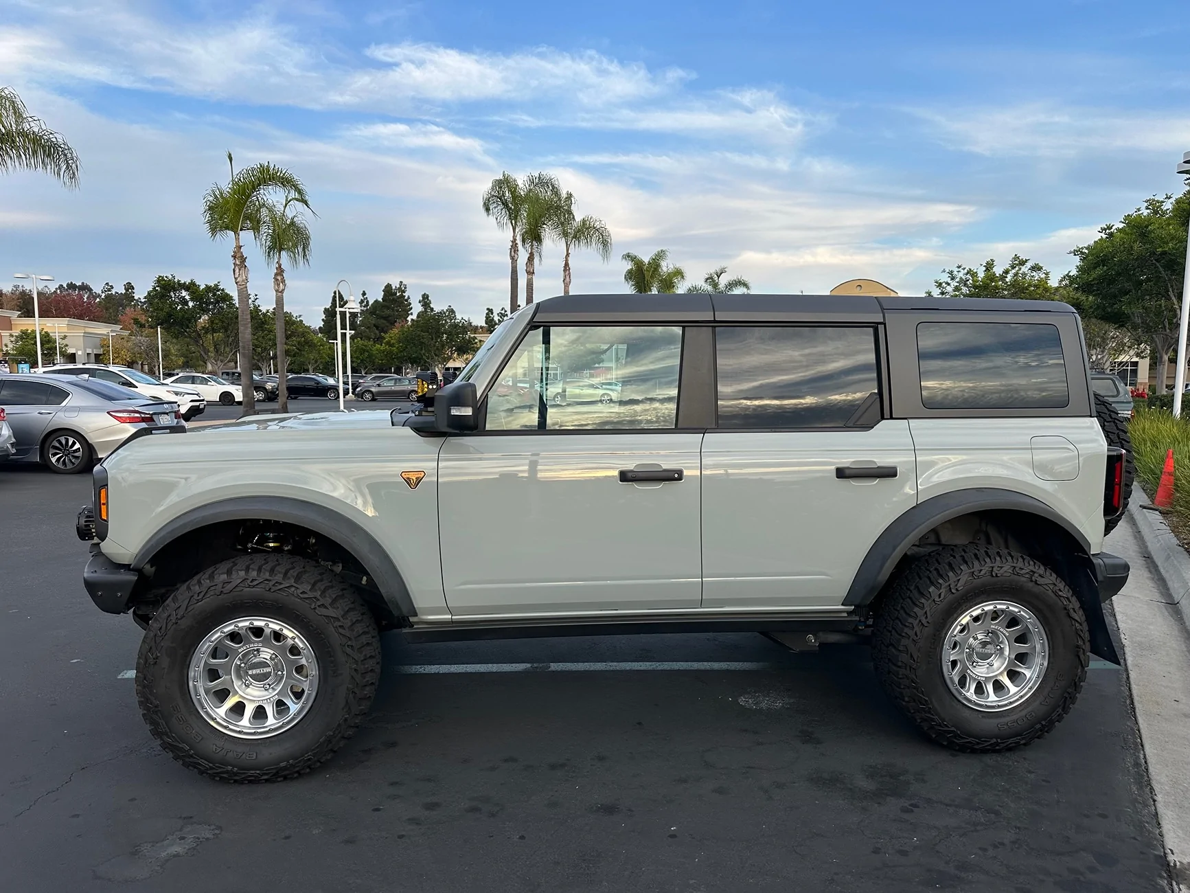 Ford Bronco Show us your installed wheel / tire upgrades here! (Pics) IMG_3698
