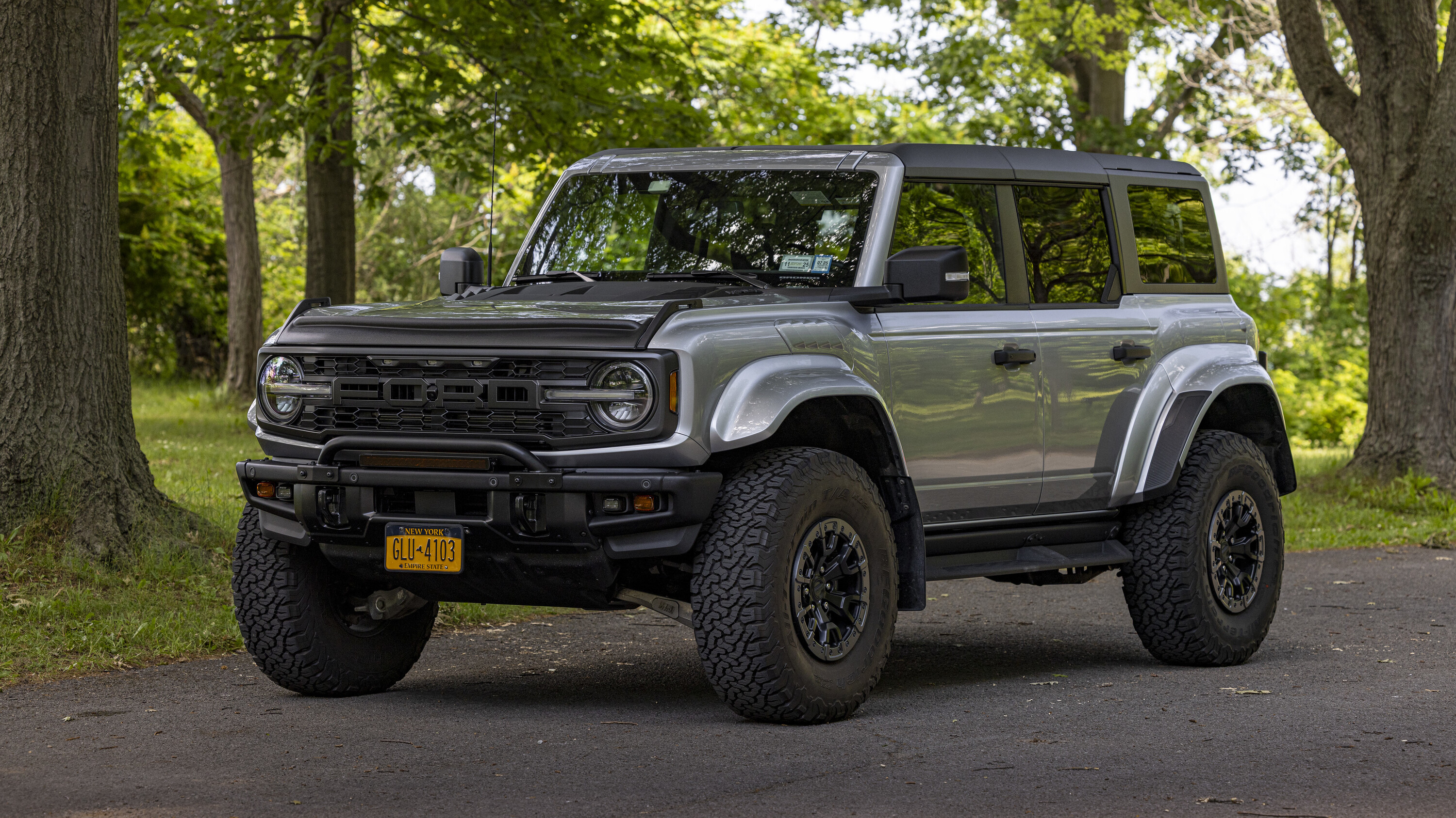 Ford Bronco ICONIC SILVER Bronco Club 5P1A3366%20copy-4K