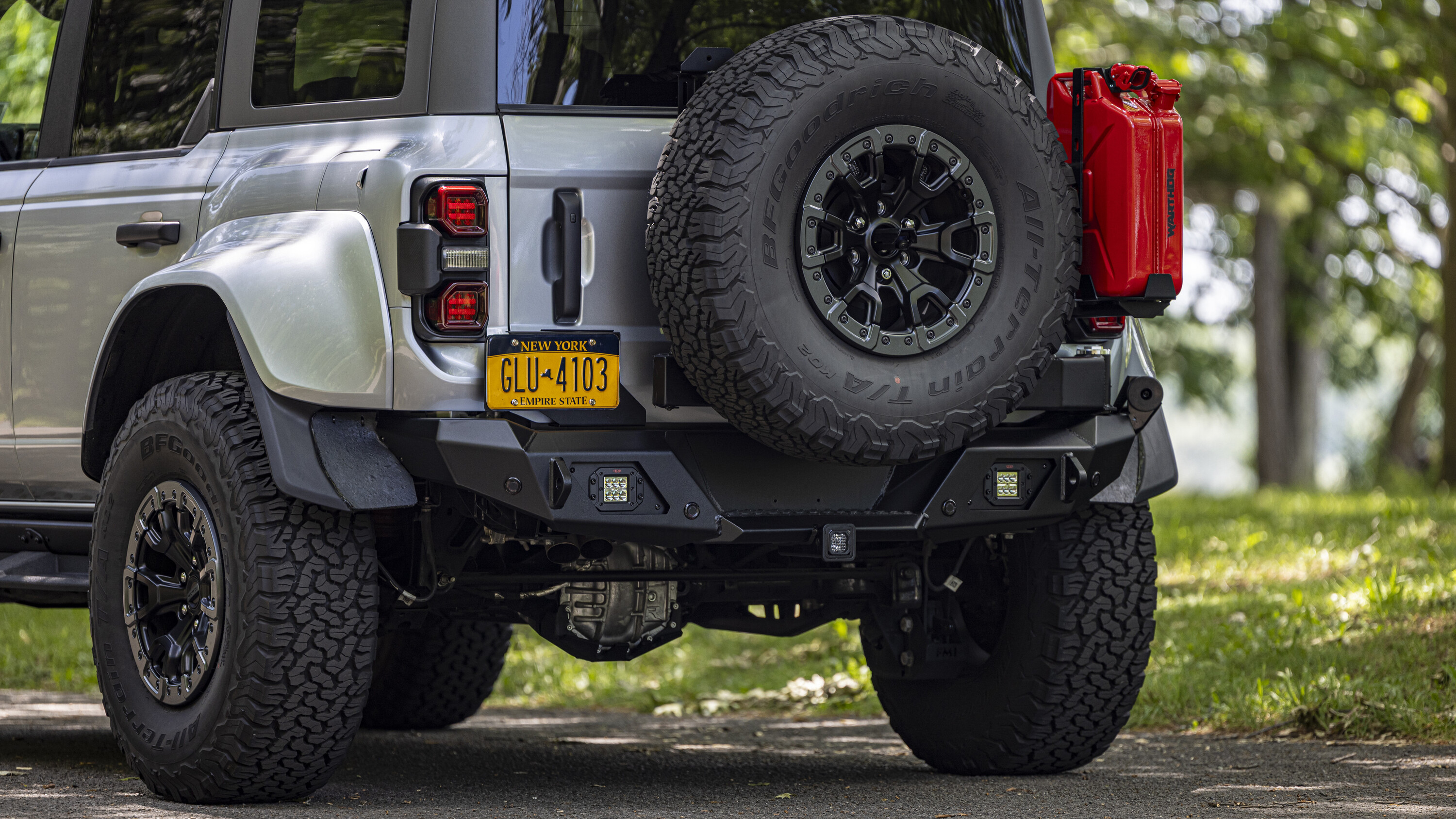 Ford Bronco ICONIC SILVER Bronco Club 5P1A3404%20copy%202%20crop-4K