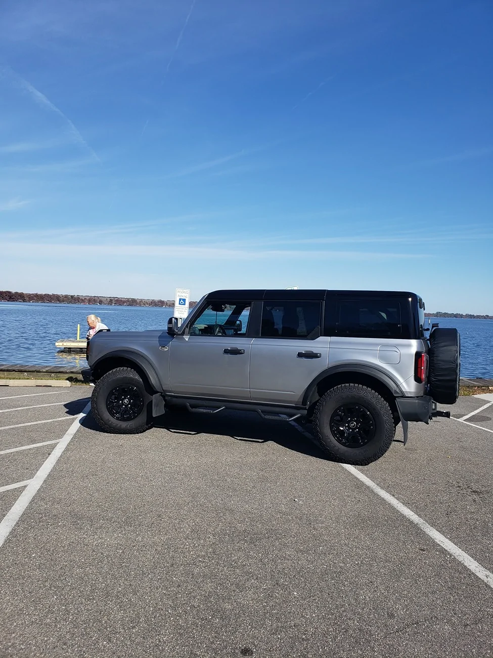 Ford Bronco ICONIC SILVER Bronco Club 20251118_131136