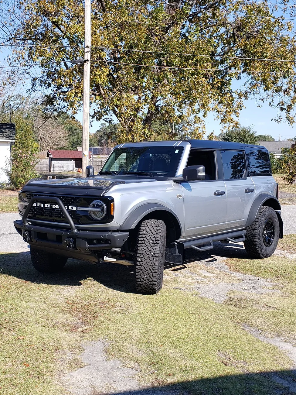 Ford Bronco Random photo base iconic silver 20251116_122451