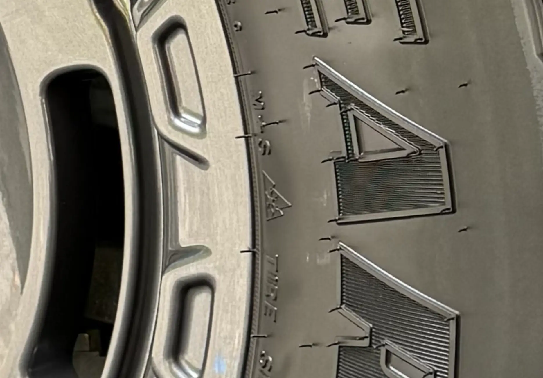 Ford Bronco New OEM SAS Tire? IMG_0126