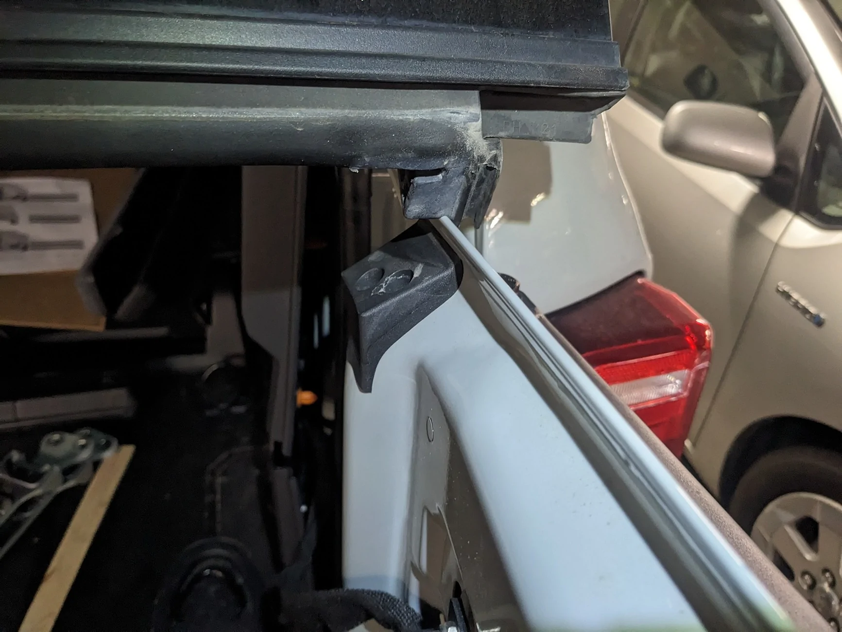 Ford Bronco Turn Offroad Tailgate Reinforcement fit problem rear window interferenc