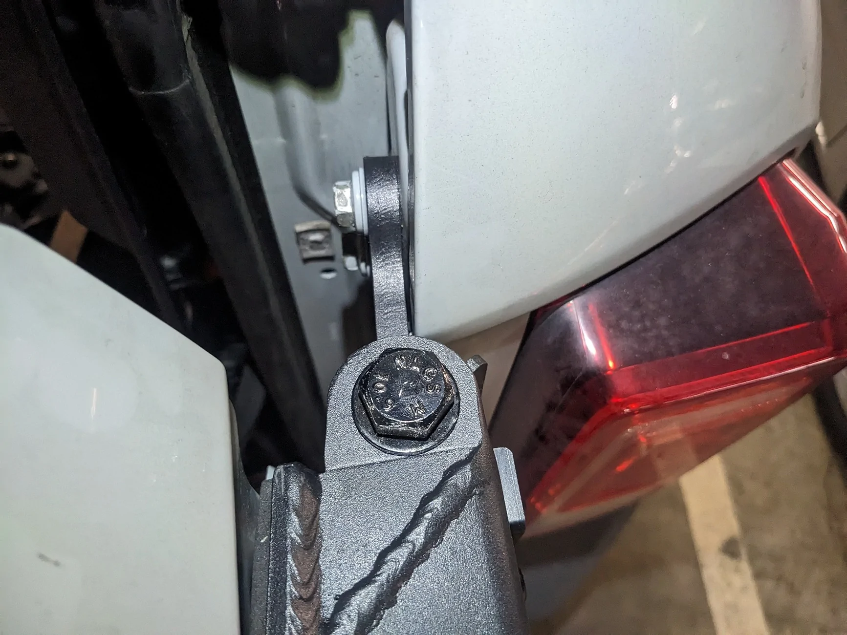 Ford Bronco Turn Offroad Tailgate Reinforcement fit problem hinge and rear panel clearanc