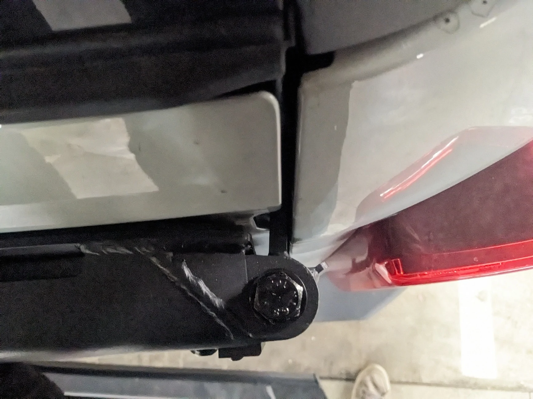 Ford Bronco Turn Offroad Tailgate Reinforcement fit problem hinge closed
